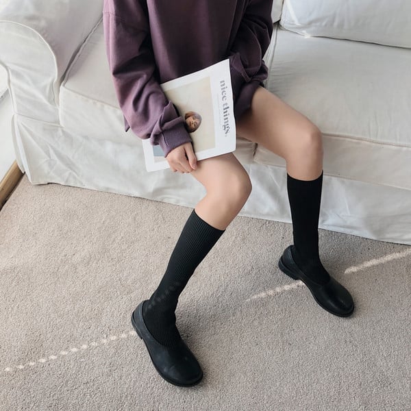 Cizme de dama de culoare neagra potrivite pentru iarna