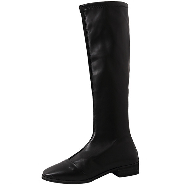 Női modern téli csizma alacsony sarkú fekete színben