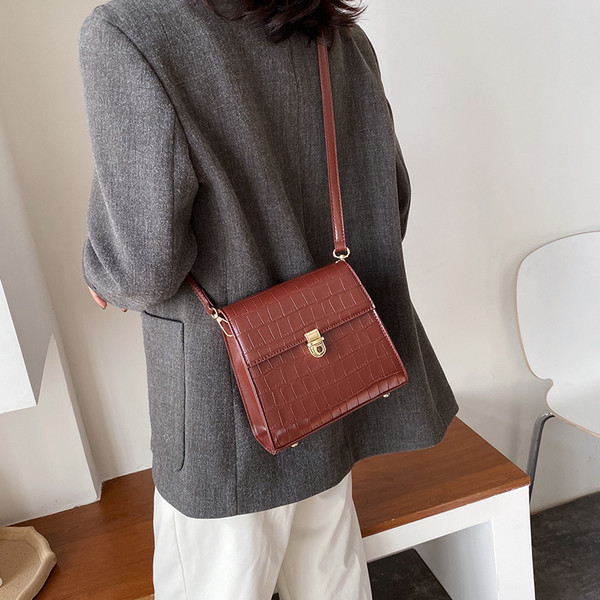 Geanta casual de dama cu maner lung in patru culori