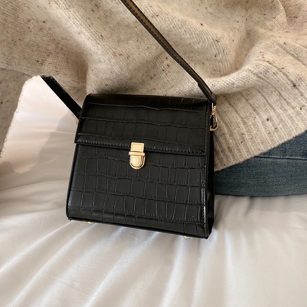 Geanta casual de dama cu maner lung in patru culori