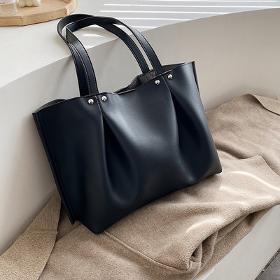 Καθημερινή γυναικεία τσάντα με κοντή λαβή