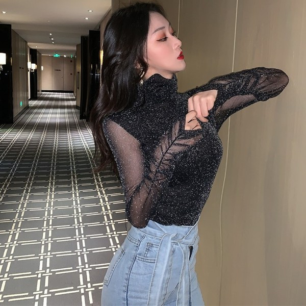 Bluză de damă cu guler polo și mâneci din tul de culoare gri și negru