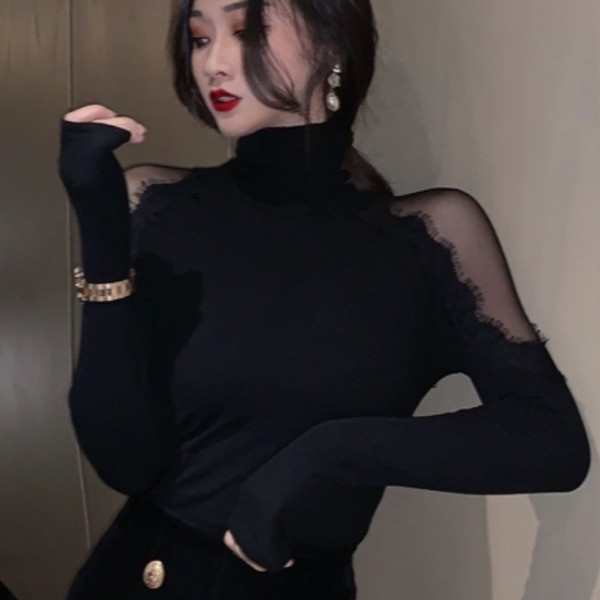 Bluză de damă elegantă în negru și guler polo