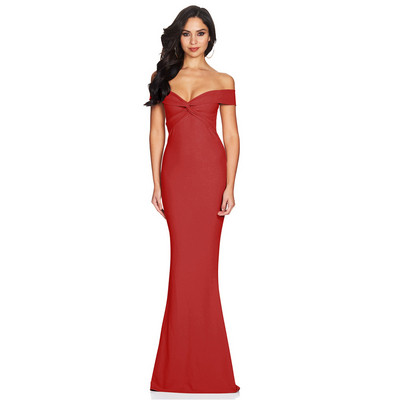 Rochie lungă de damă elegantă, cu bretele căzute și decolteu adânc în roșu și roz