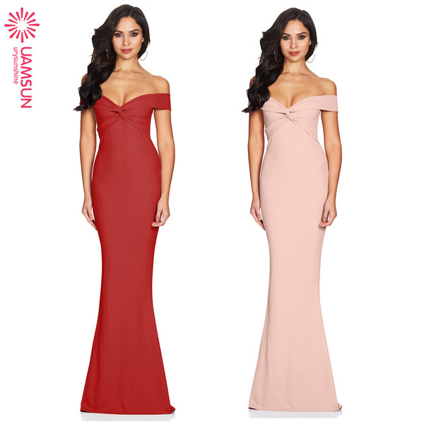 Rochie lungă de damă elegantă, cu bretele căzute și decolteu adânc în roșu și roz