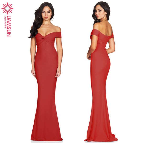 Rochie lungă de damă elegantă, cu bretele căzute și decolteu adânc în roșu și roz