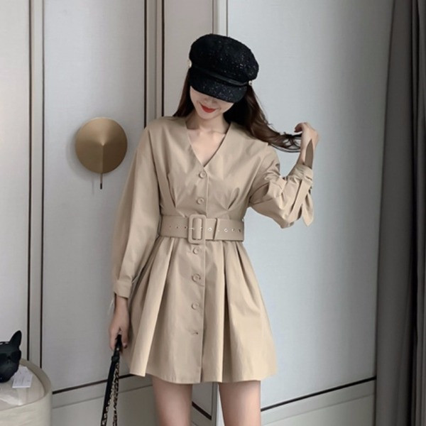 Rochie de dama modern croiala cu curea si nasturi in bej