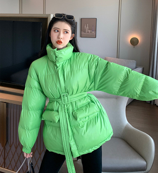 Geacă groasă de iarnă de damă cu centură și buzunare în culorile maro, verde și negru