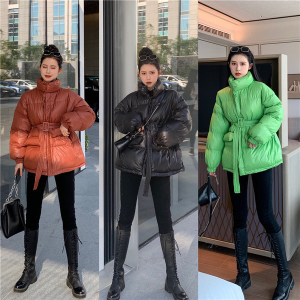 Geacă groasă de iarnă de damă cu centură și buzunare în culorile maro, verde și negru