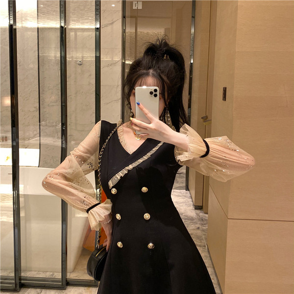 Rochie de dama eleganta cu tul si nasturi in negru