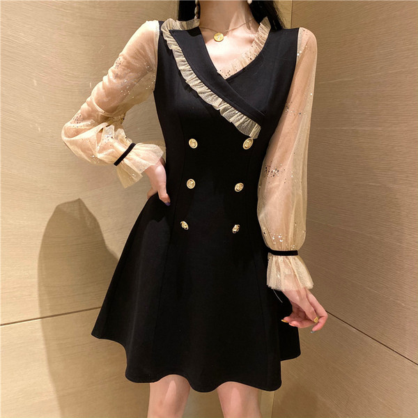 Rochie de dama eleganta cu tul si nasturi in negru