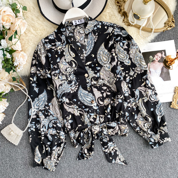 Cămașă elegantă de damă cu decolteu în V în alb și negru