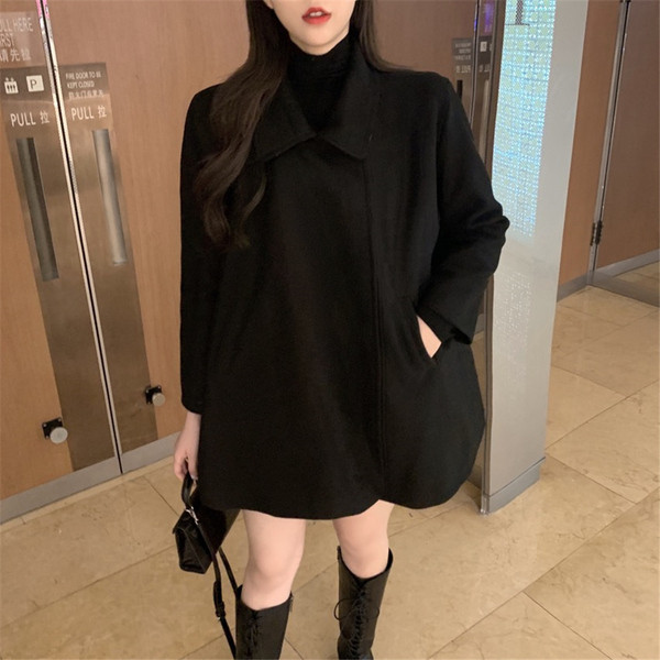 Modern női hosszú, széles kabát barna és fekete színekben