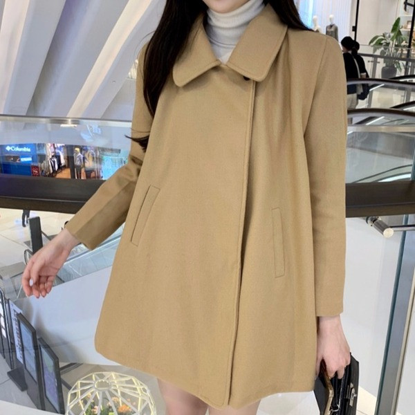 Modern női hosszú, széles kabát barna és fekete színekben