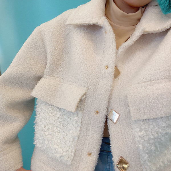 Palton scurt de primăvară-toamnă în puf în alb și roz