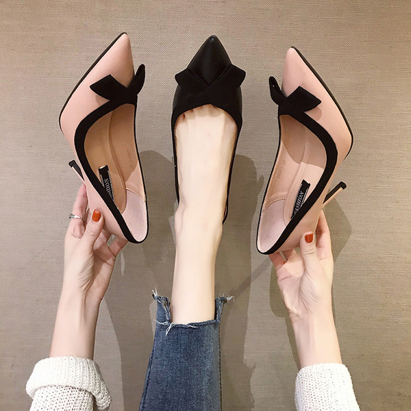 Κομψά γυναικεία παπούτσια με λεπτό τακούνι και κορδέλα σε δύο χρώματα