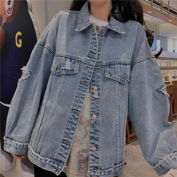 Női alkalmi farmerdzseki szakadt motívumokkal, világos színben