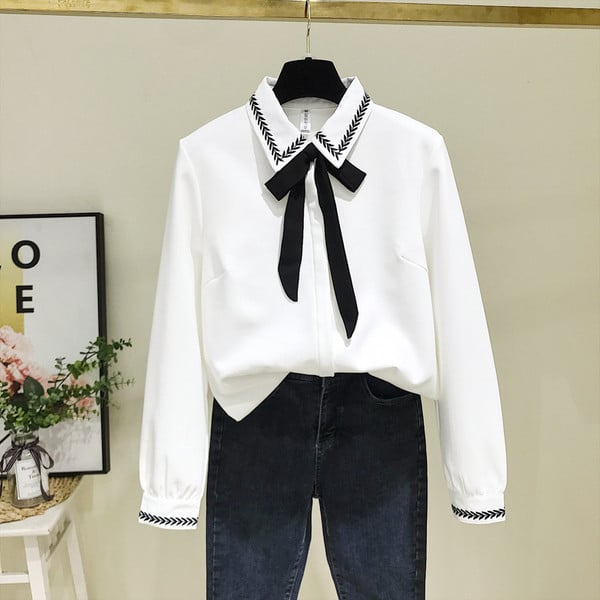 Stílusos női ing klasszikus gallérral, fehér színben