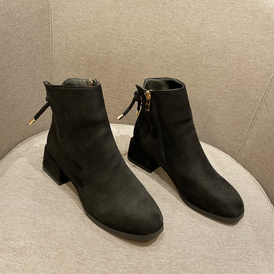 Cizme de dama elegante din piele intoarsa ecologica cu o legatura in negru