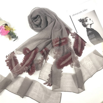 Esarfa de dama moderna cu broderie in mai multe culori