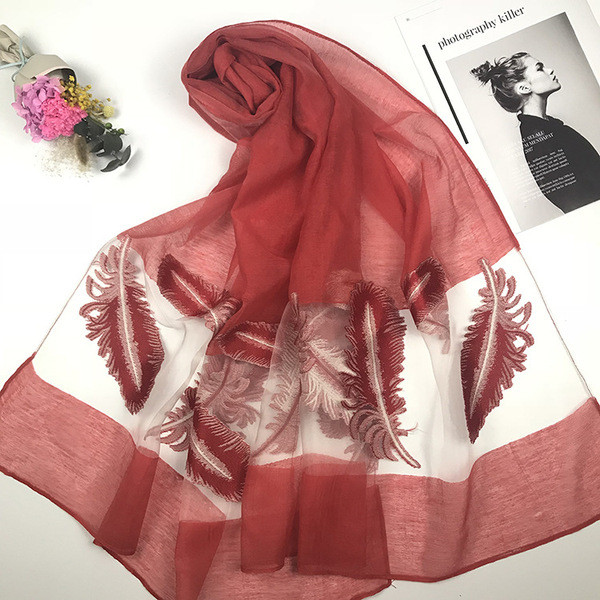 Esarfa de dama moderna cu broderie in mai multe culori