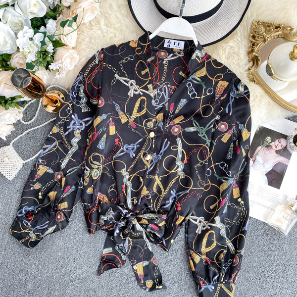 Cămașă modernă de damă colorată cu decolteu spitz în patru culori