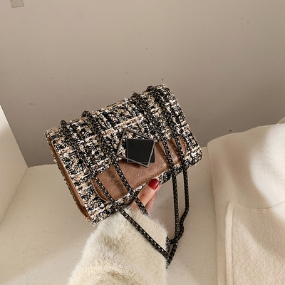 Geanta de dama moderna cu lant in trei culori