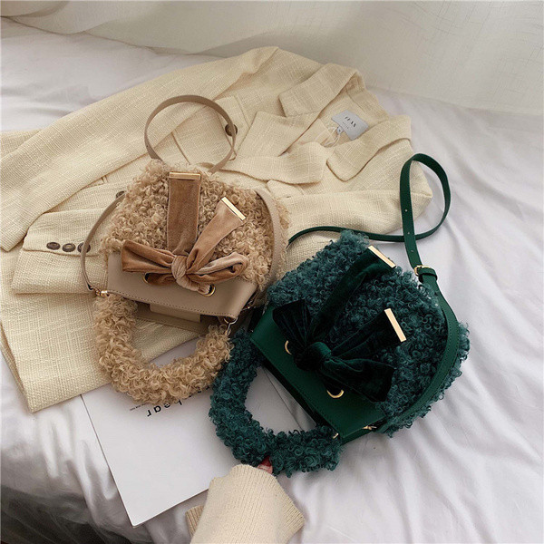 Geantă de puf de damă cu panglică în patru culori