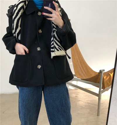 Palton scurt casual, negru și violet, cu nasturi și buzunare