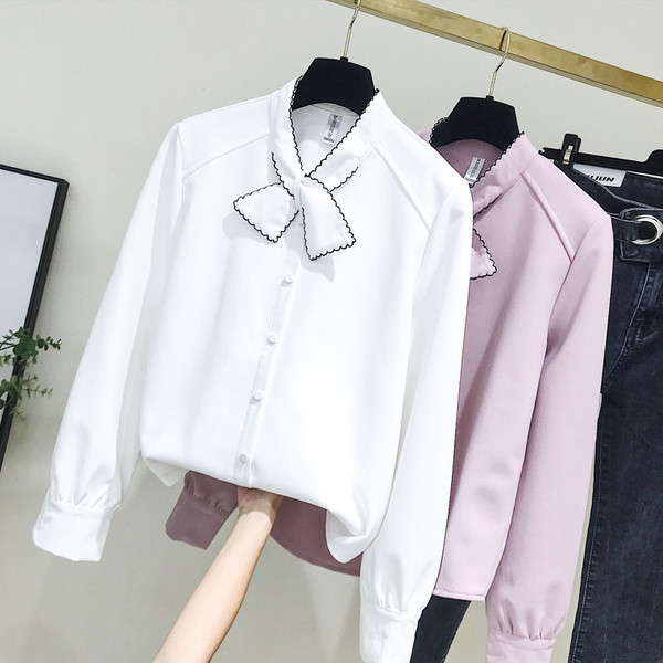 Camasa de dama actuala cu cravate si nasturi in alb si roz