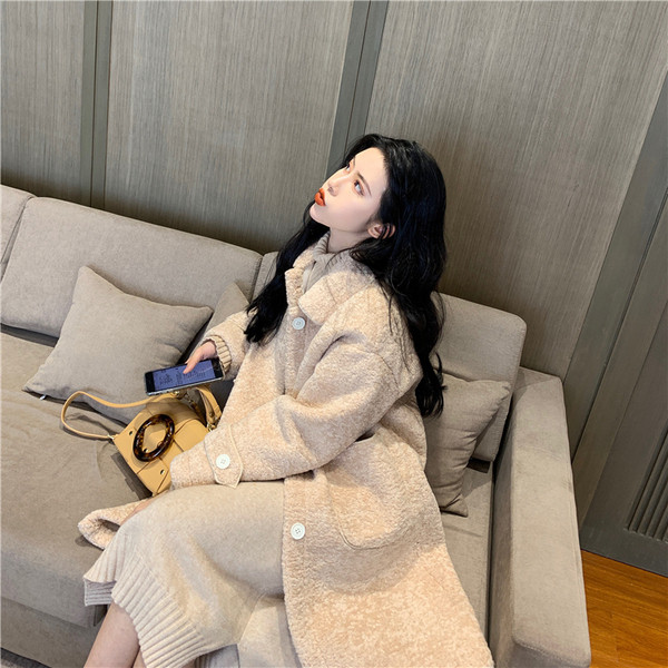 Palton casual de dama cu nasturi si buzunar in bej si alb