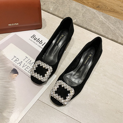 Pantofi moderni de dama cu element metalic