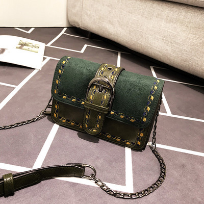 Geanta de dama moderna cu catarama si lant in mai multe culori