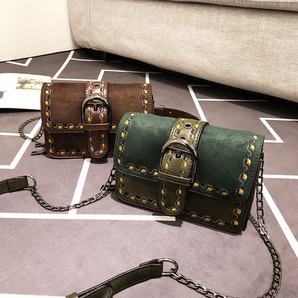 Geanta de dama moderna cu catarama si lant in mai multe culori