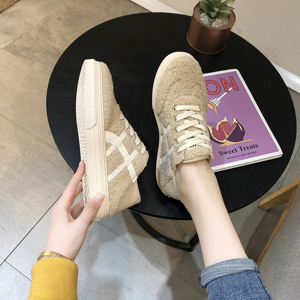 Adidasi de iarna de dama cu sireturi in negru si bej