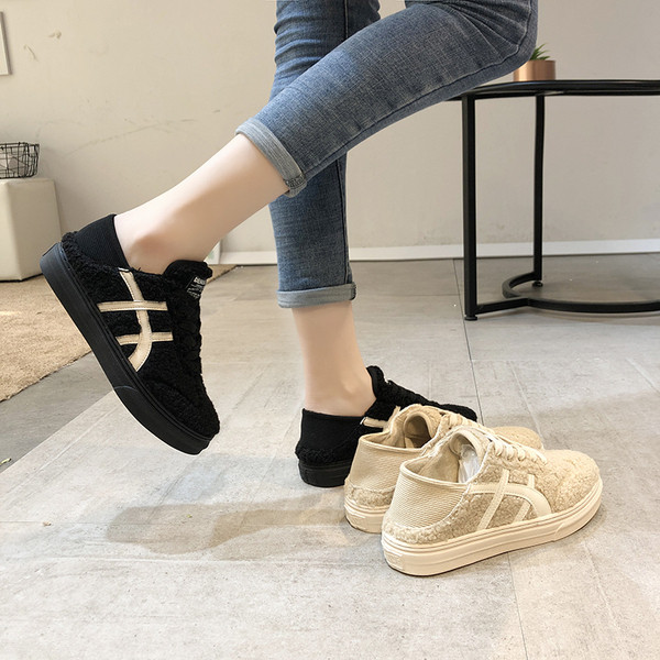 Adidasi de iarna de dama cu sireturi in negru si bej