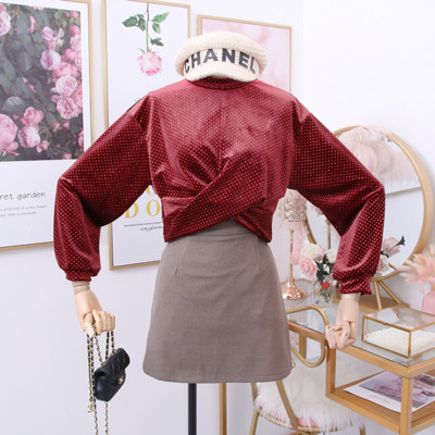 Bluză de damă modernă cu decolteu O și efect strălucitor - mai multe culori