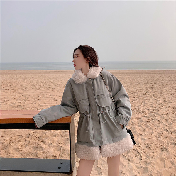 Jachetă modernă de damă cu nasturi și căptușeală moale în verde, galben și gri