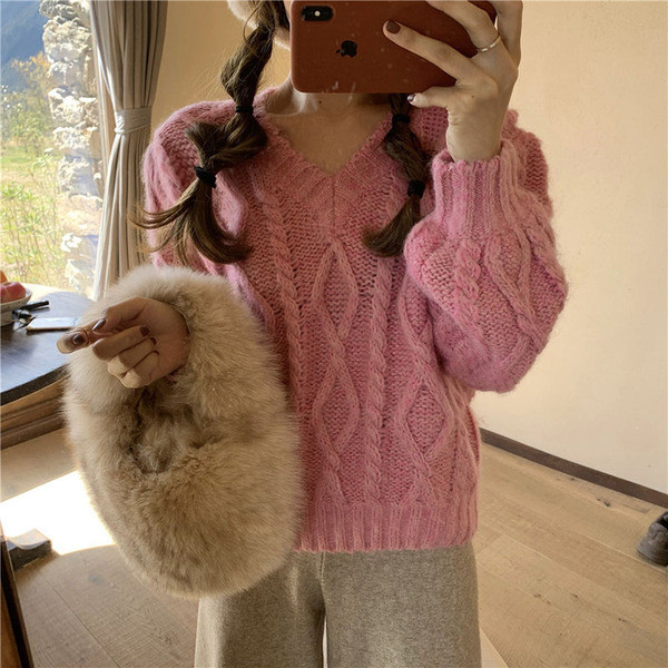 Γυναικείο πουλόβερ με λαιμόκοψη στο ροζ, μπεζ και λευκό χρώμα