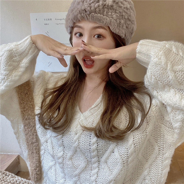 Γυναικείο πουλόβερ με λαιμόκοψη στο ροζ, μπεζ και λευκό χρώμα