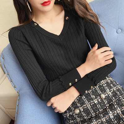 Pulover de dama cu decolteu spitz si nasturi in mai multe culori