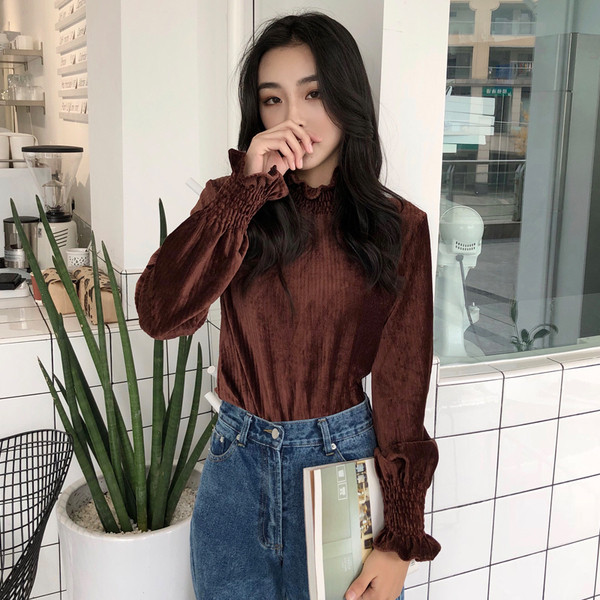 Bluză de damă modernă cu guler înalt în maro și negru