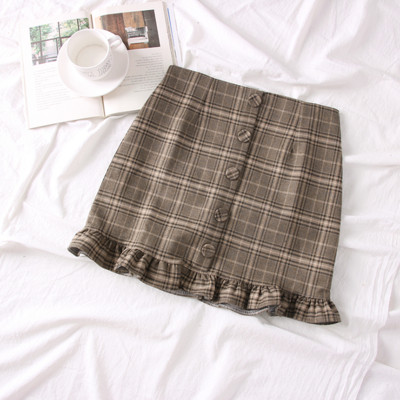 Fusta dama in carouri actuala cu nasturi in gri, maro si visiniu