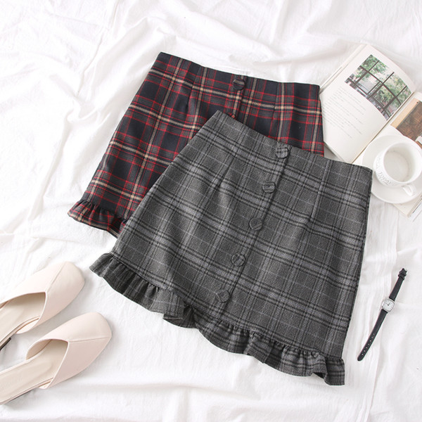 Fusta dama in carouri actuala cu nasturi in gri, maro si visiniu