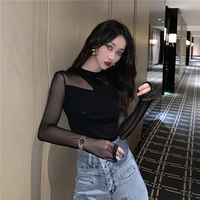 Bluză de damă modernă cu decolteu oval și mâneci din tul de culoare neagră