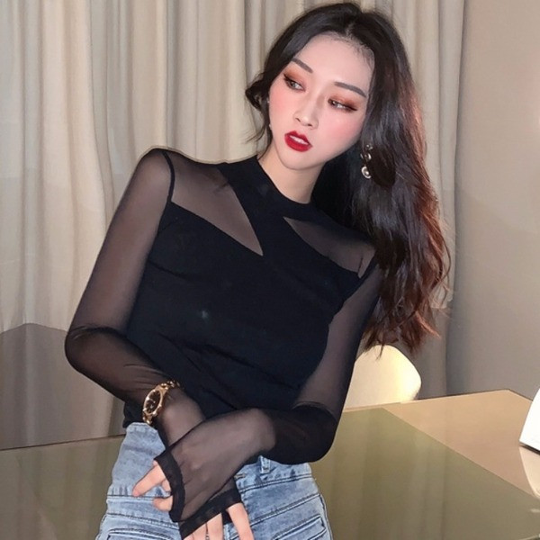 Bluză de damă modernă cu decolteu oval și mâneci din tul de culoare neagră