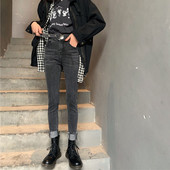 Blugi de damă în formă de albastru și negru, cu talie înaltă