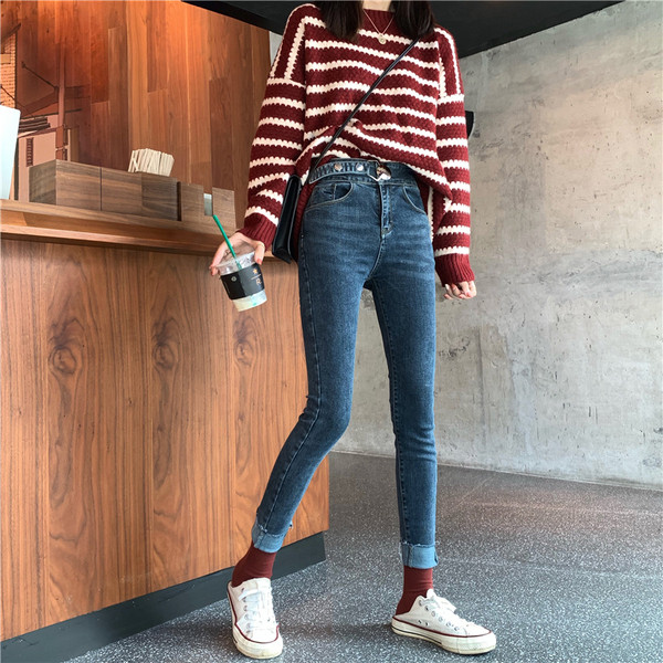 Blugi de damă în formă de albastru și negru, cu talie înaltă