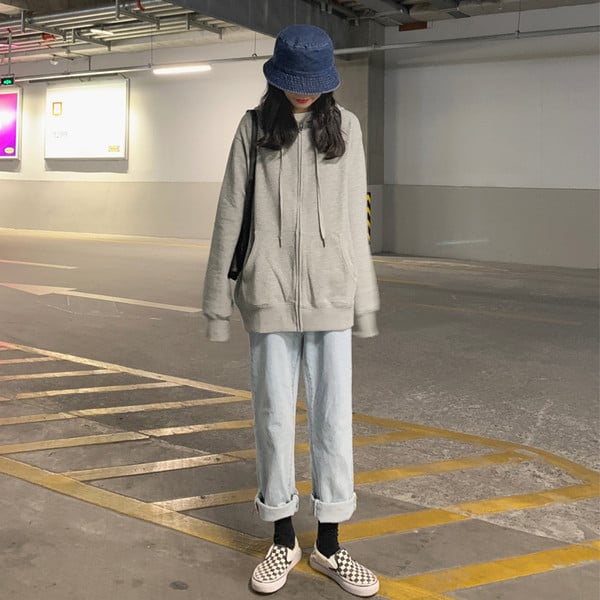 Hanorac de dama cu buzunare, fermoar si gluga de culoare gri si visiniu