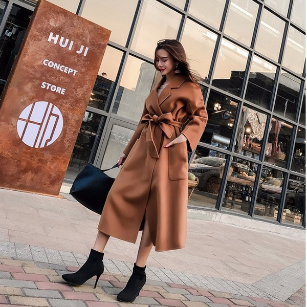 Palton lung elegant de culoare maro cu buzunare